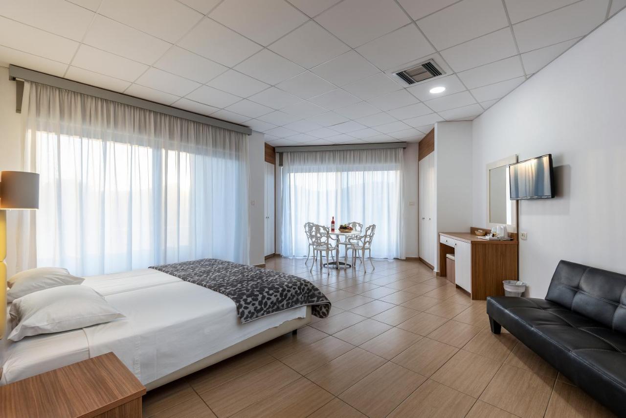 Royal Bay Suites Kefalos  Екстер'єр фото